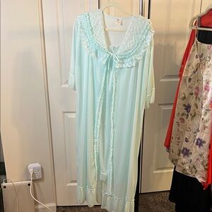Elegant Mint Green Women's Nightgown